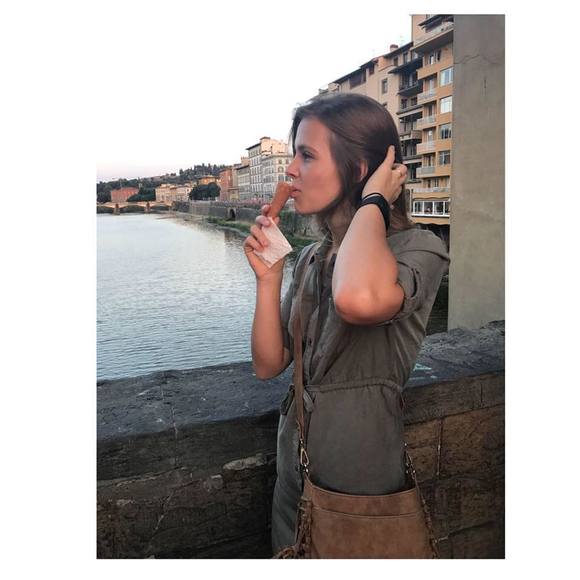 Meet your Posher, Juliane - Picture 1 of 1